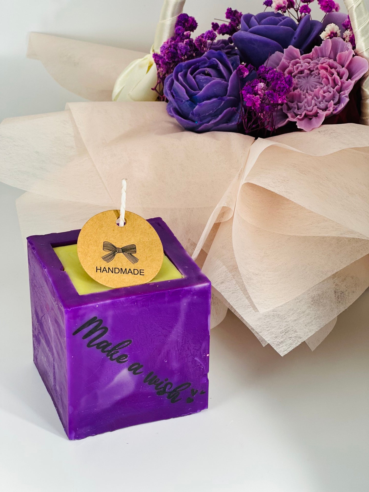 Make a Wish – Cube Violet Sculptural