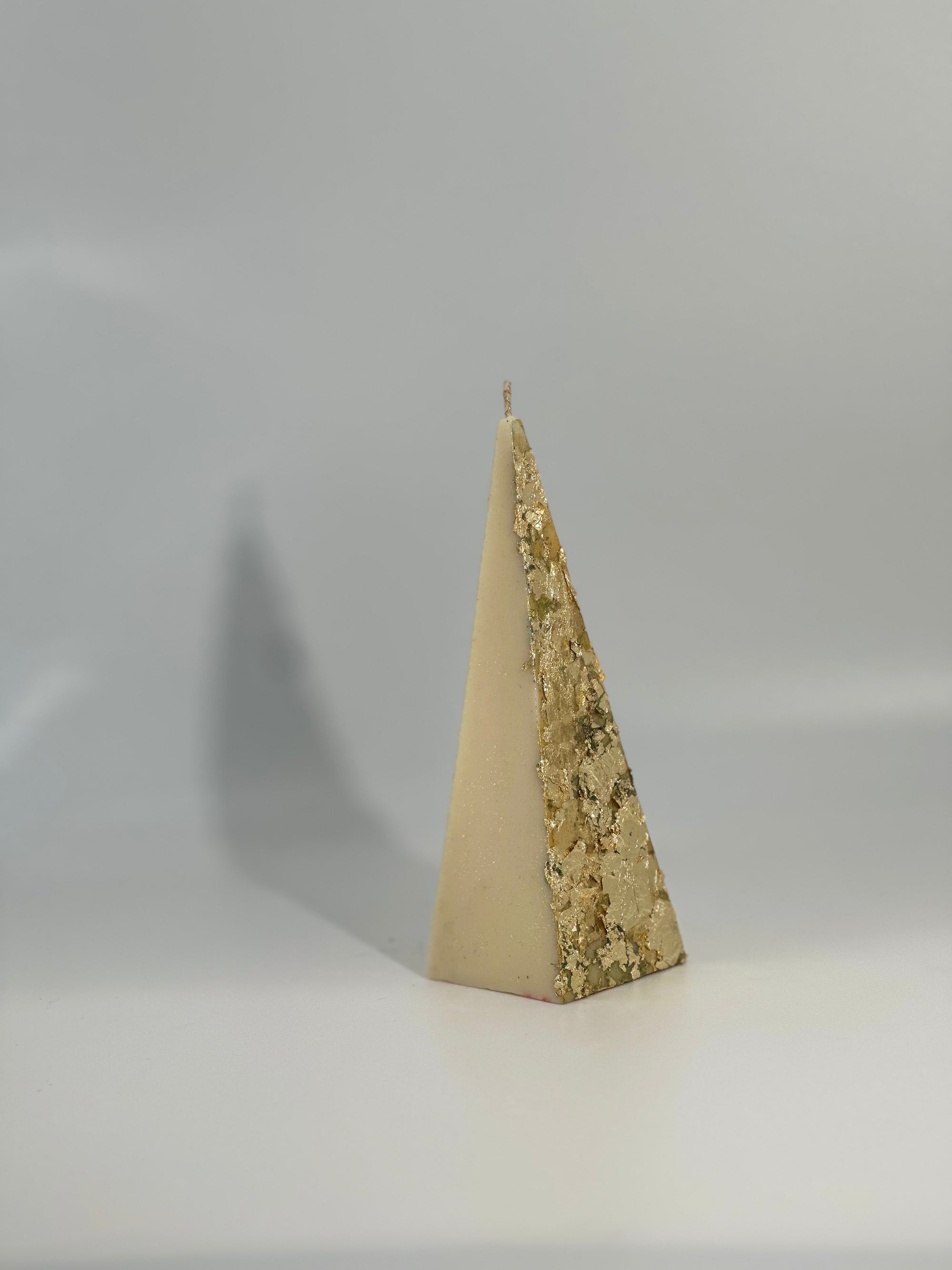 Bougie Pyramidale Élégance Dorée