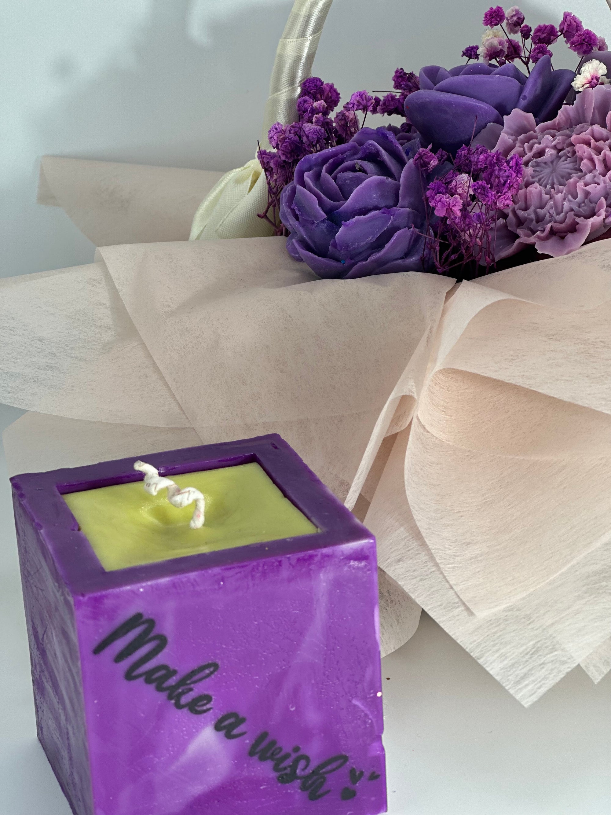 Make a Wish – Cube Violet Sculptural