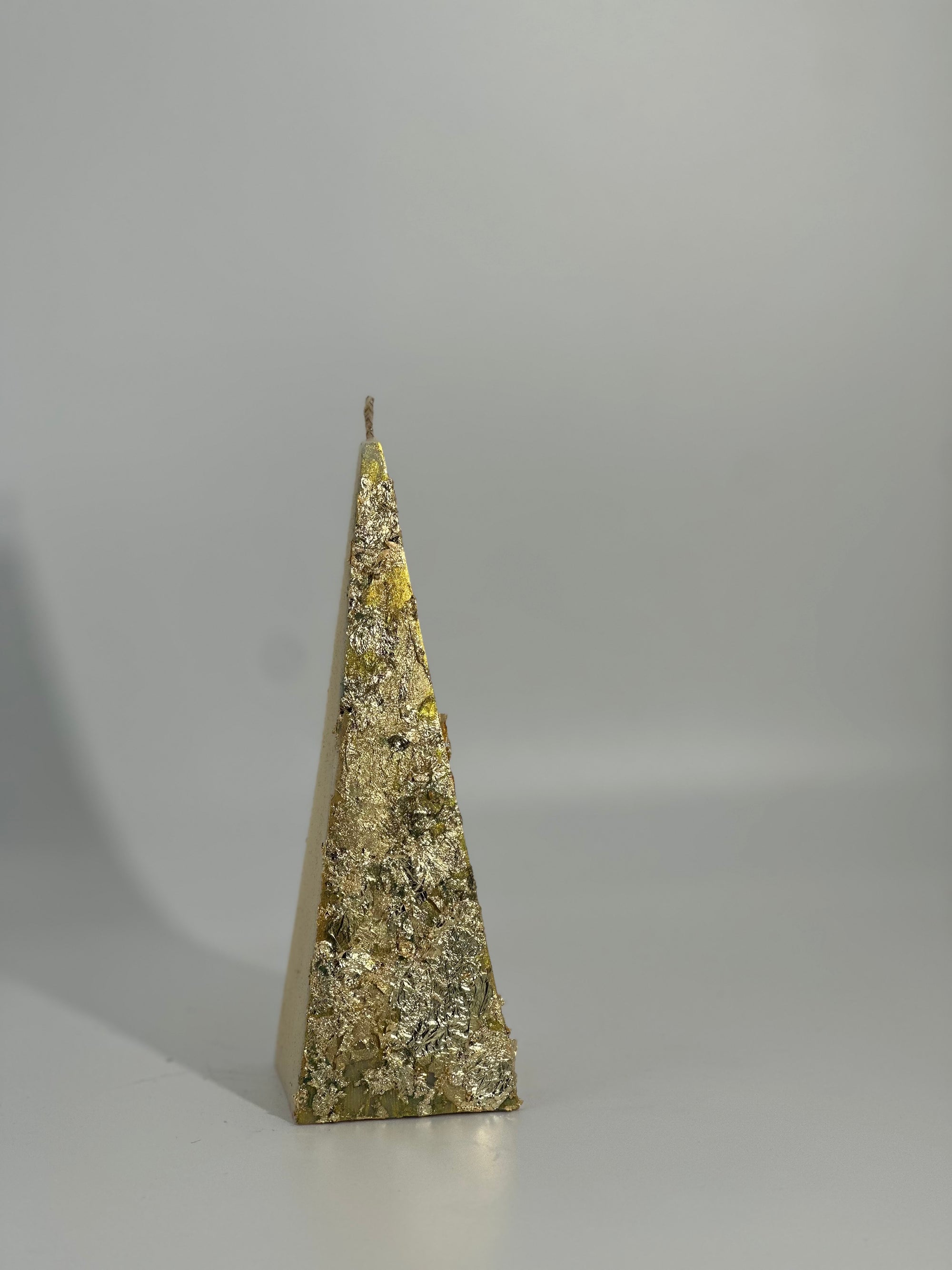 Bougie Pyramidale Élégance Dorée