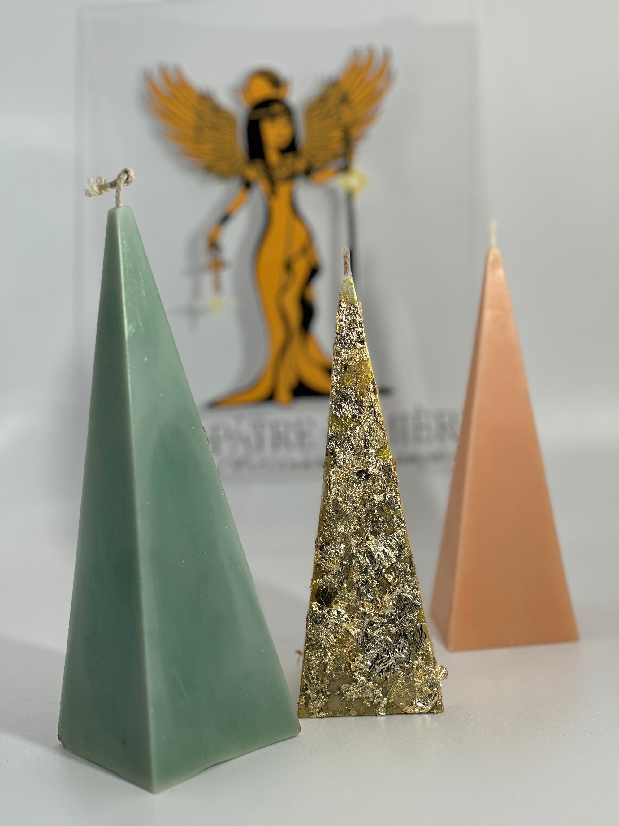 Bougie Pyramidale Élégance Dorée