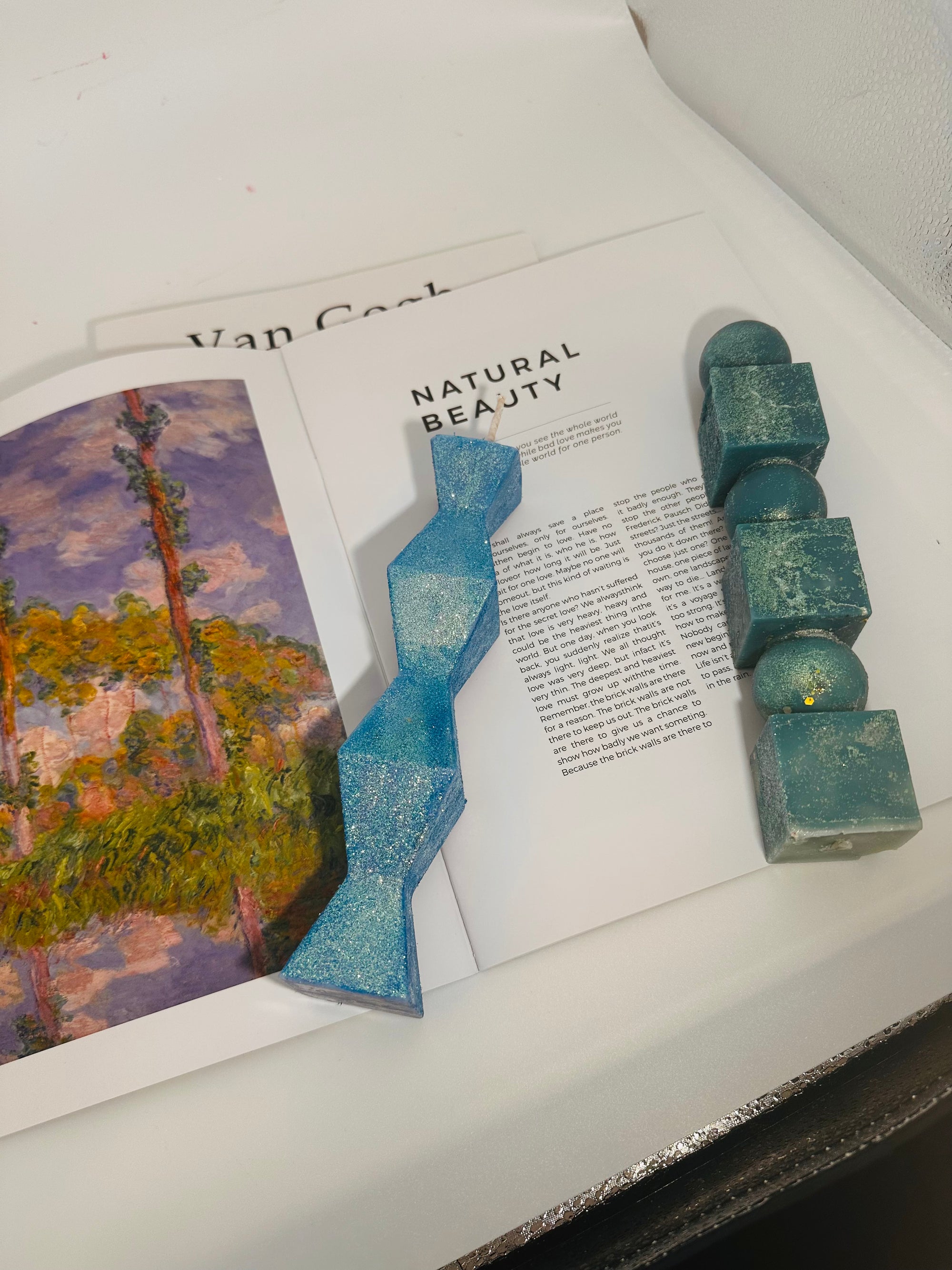 Divinité Bleue – Totem Sacré